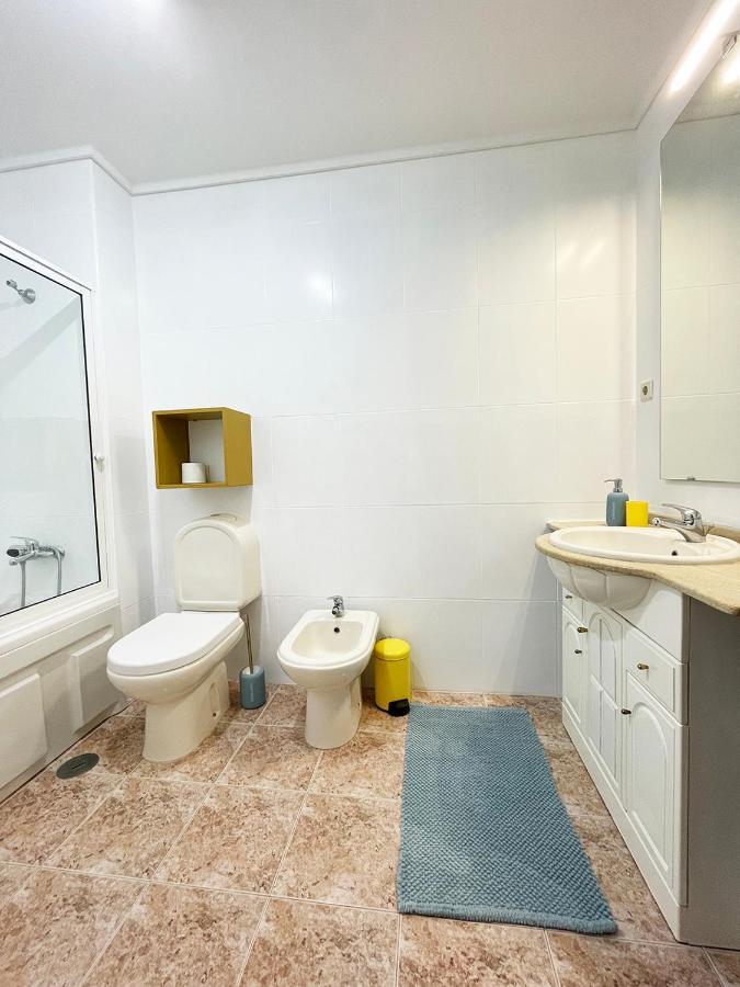 Yellow House Aveiro Smart Tv And Garage Экстерьер фото